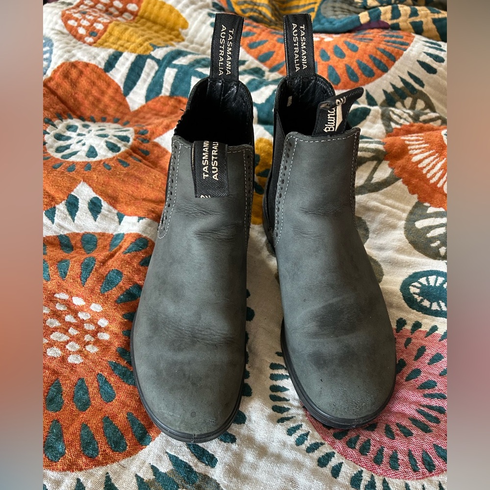 Blundstone Chelsea boots